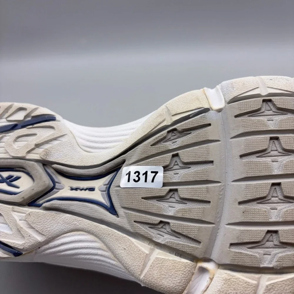 Reebok dmx walking
